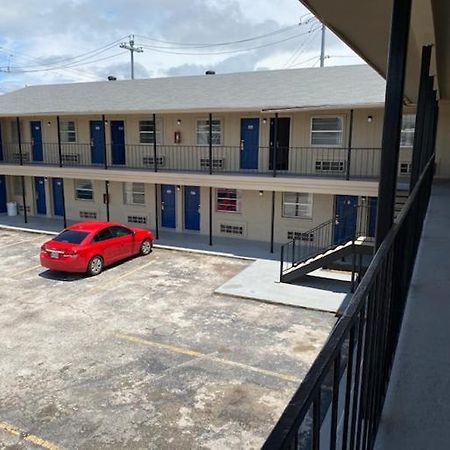 Texas Inn Seguin Εξωτερικό φωτογραφία