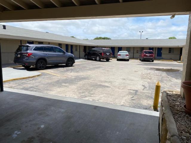Texas Inn Seguin Εξωτερικό φωτογραφία