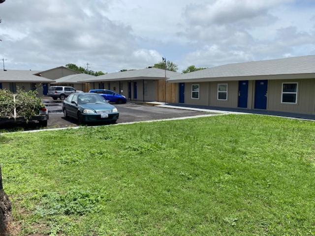 Texas Inn Seguin Εξωτερικό φωτογραφία